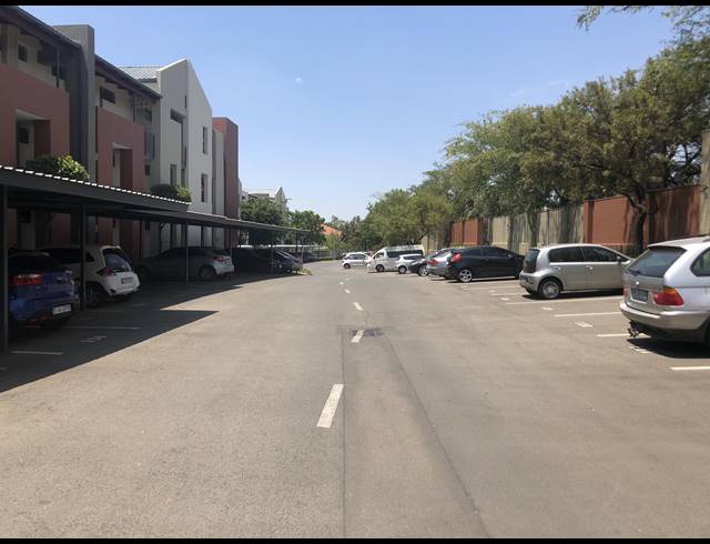 2 BEDROOM APARTMENT FOR SALE IN BRYANSTON